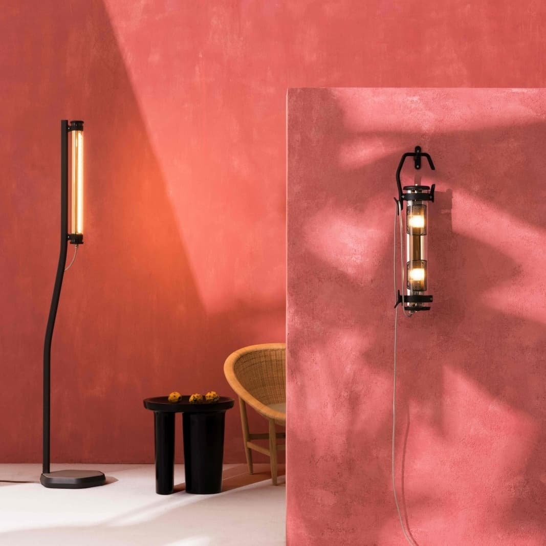 露台配有 Sammode 品牌的花园家具和照明设备