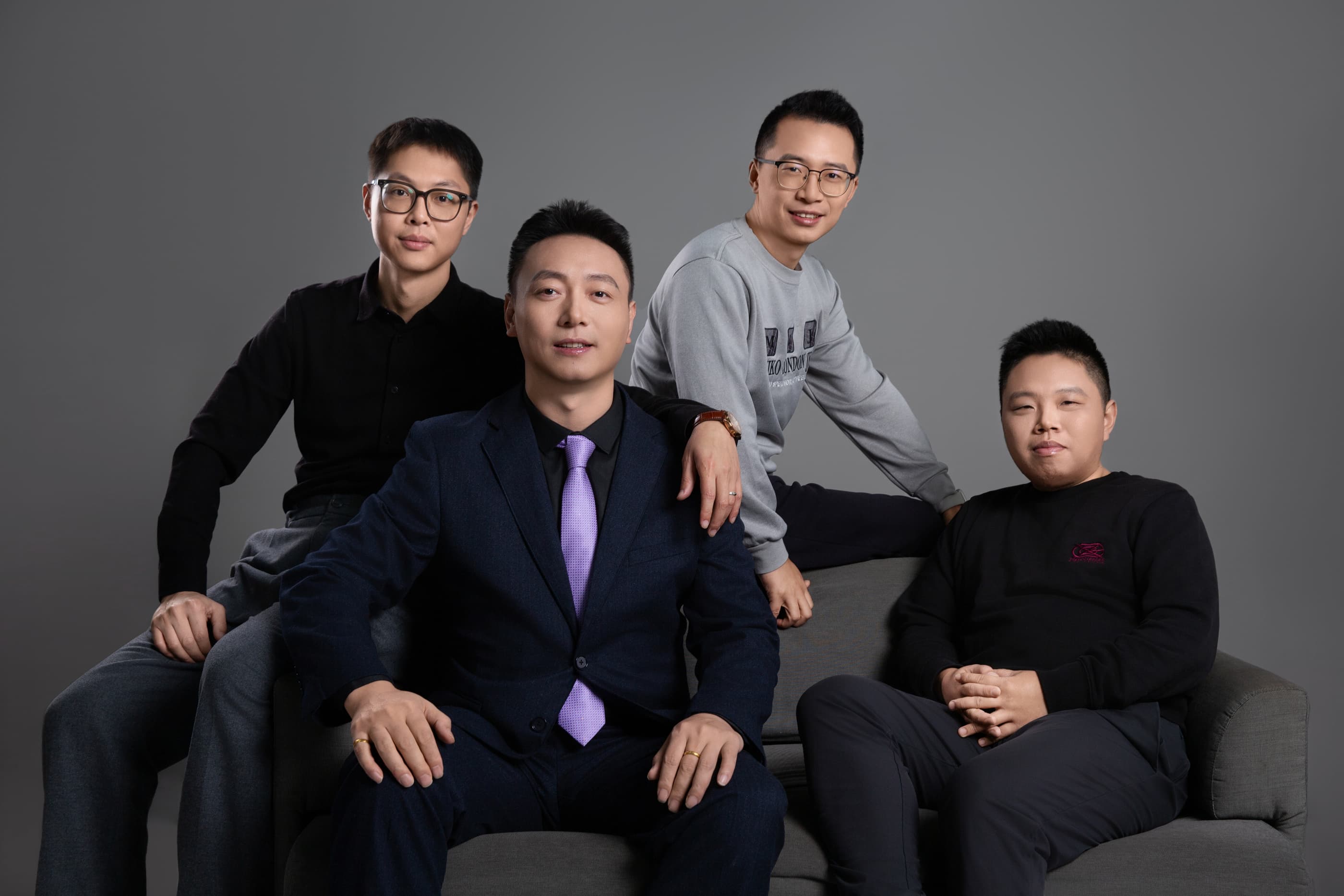 整个 Ephoto Dam 团队的照片